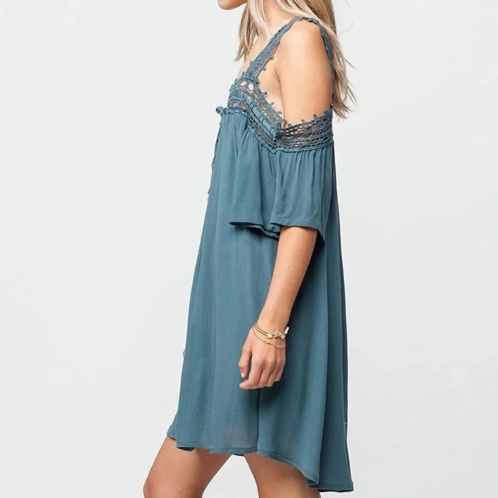 O'Neill Dominica Cold Shoulder Woven Detailed Mini
Dress Blue Size: M NWT - Picture 4 of 9